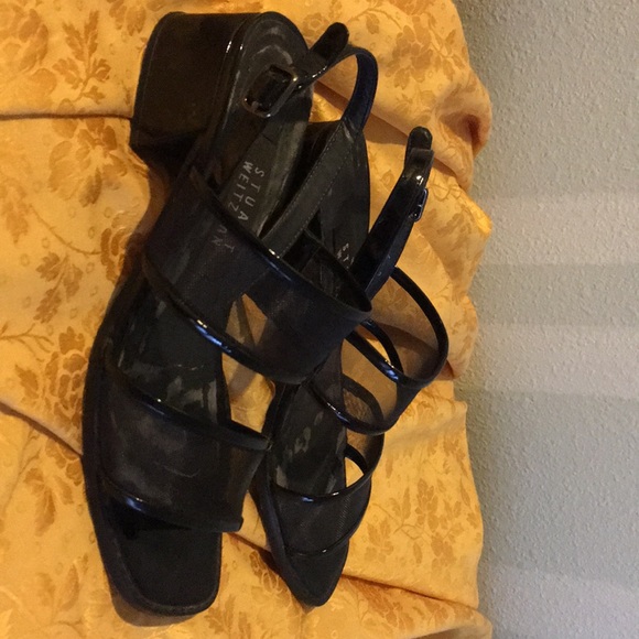 Sandals - Picture 2 of 3